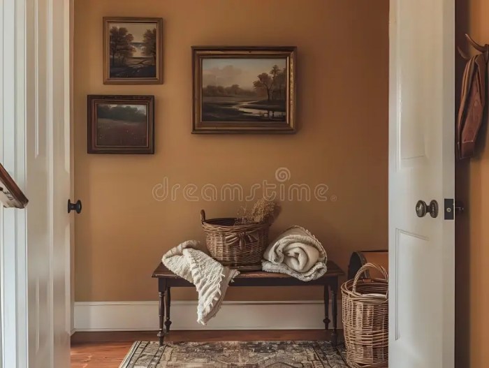 Aesthetic entryway bench