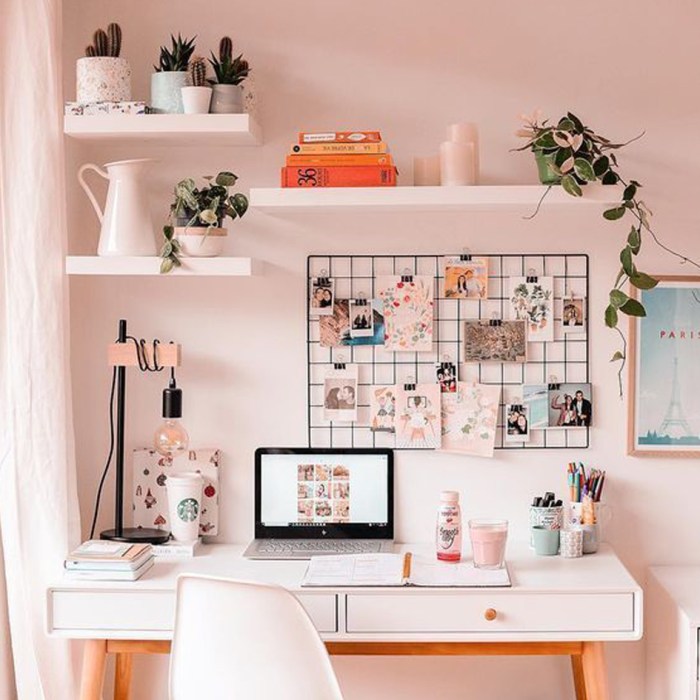 Pastel aesthetic desk